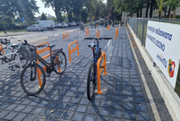 Nowy parking rowerowy przy ulicy Kurpińskiego już gotowy