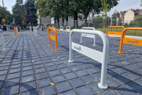 Nowy parking rowerowy przy ulicy Kurpińskiego już gotowy