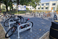 Nowy parking rowerowy przy ulicy Kurpińskiego już gotowy