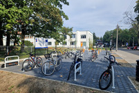 Nowy parking rowerowy przy ulicy Kurpińskiego już gotowy