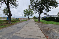 Obecnie ulica Henrykowska nie posiada stałej nawierzchni