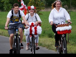 Biało-czerwona rowerówka (zdjęcia)