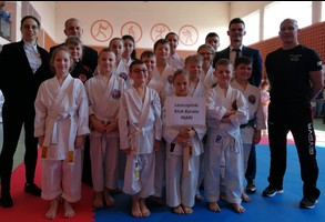 15 medali dla leszczyńskich karateków