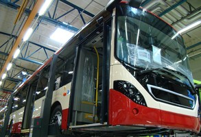 Autobusy dla Leszna powstają w fabryce Volvo we Wrocławiu