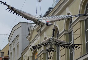 Żurawie nad deptakiem