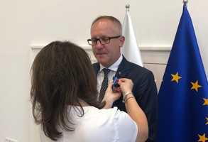 Prezydent odznaczony medalem