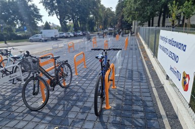 Nowy parking rowerowy przy ulicy Kurpińskiego już gotowy