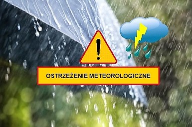Silny deszcz z burzami