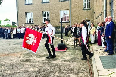 Naukę rozpoczęło prawie 12.000 uczniów